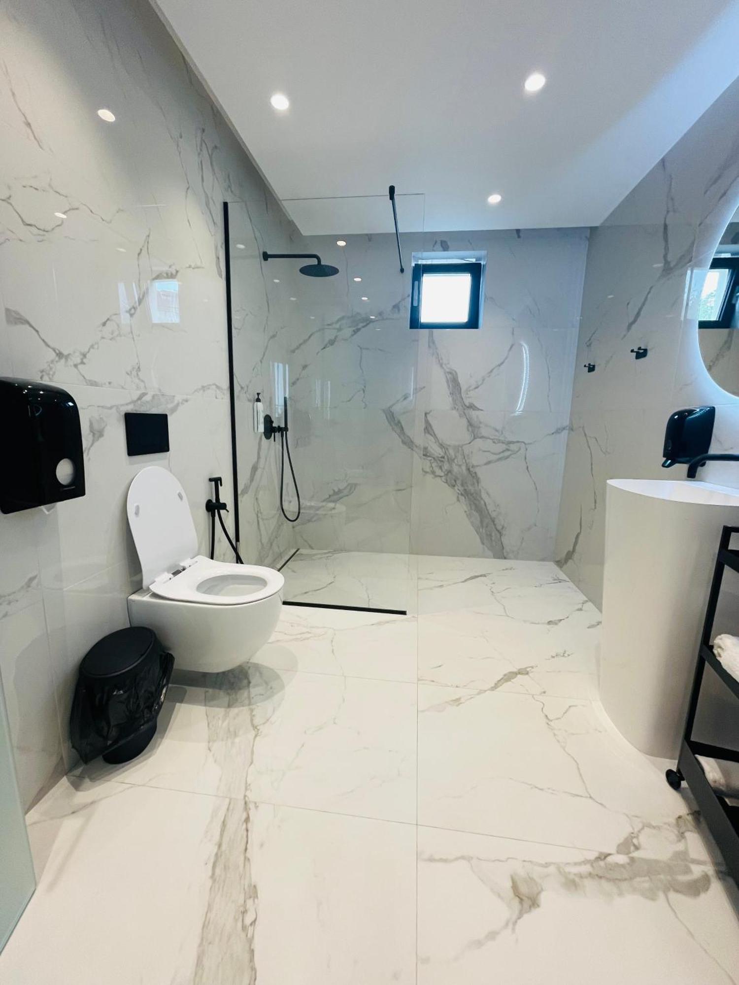 Lotus Luxury Rooms Варна Екстериор снимка